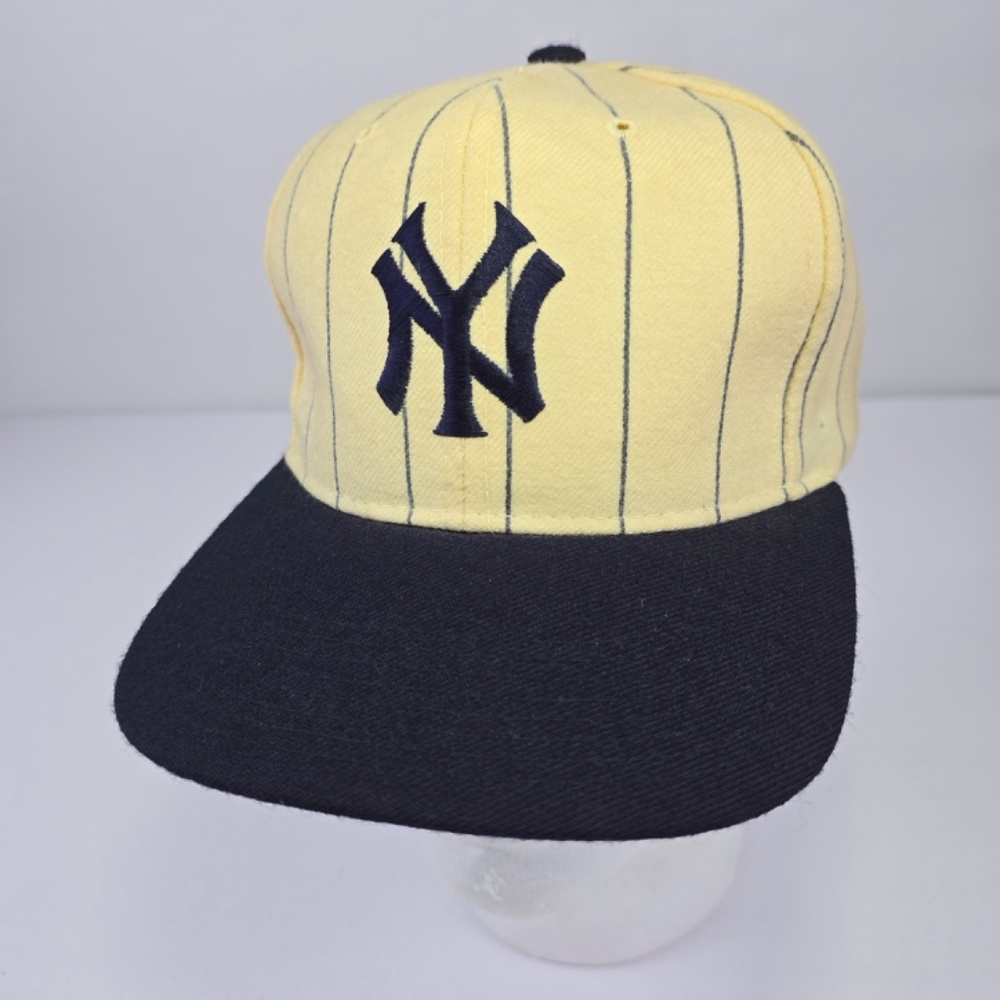 VINTAGE 90s Starter New York Yankees Pinstripe Snapback NWT - READ DESCRIPTION